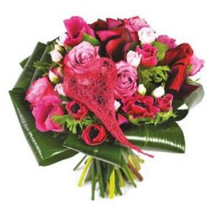 Bouquet rond de fleurs roses Framboisine
